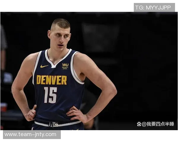 小里称字母哥与约基奇同级别能带大学女队在东部争雄